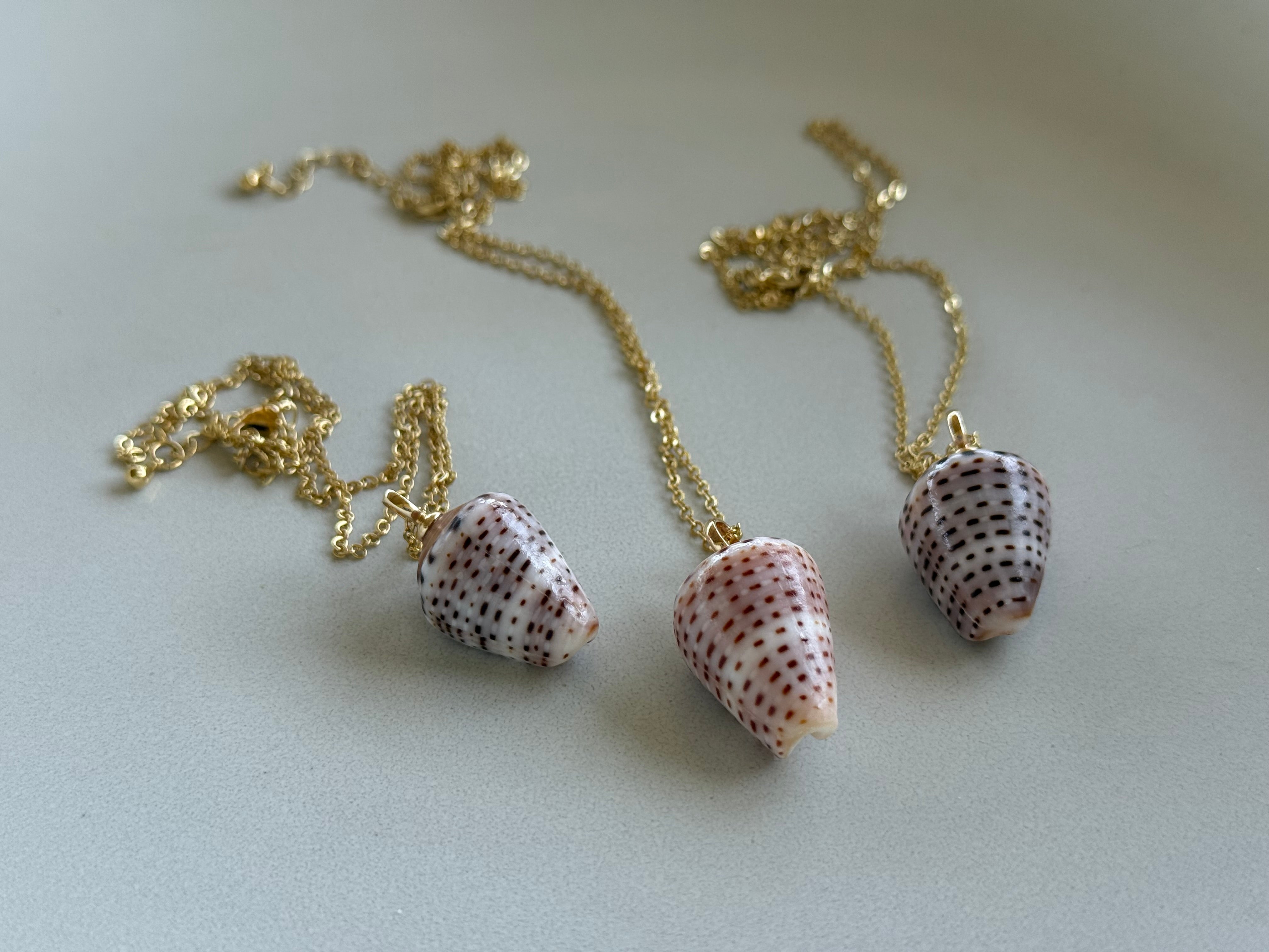 *NEW* Adjustable shell necklaces