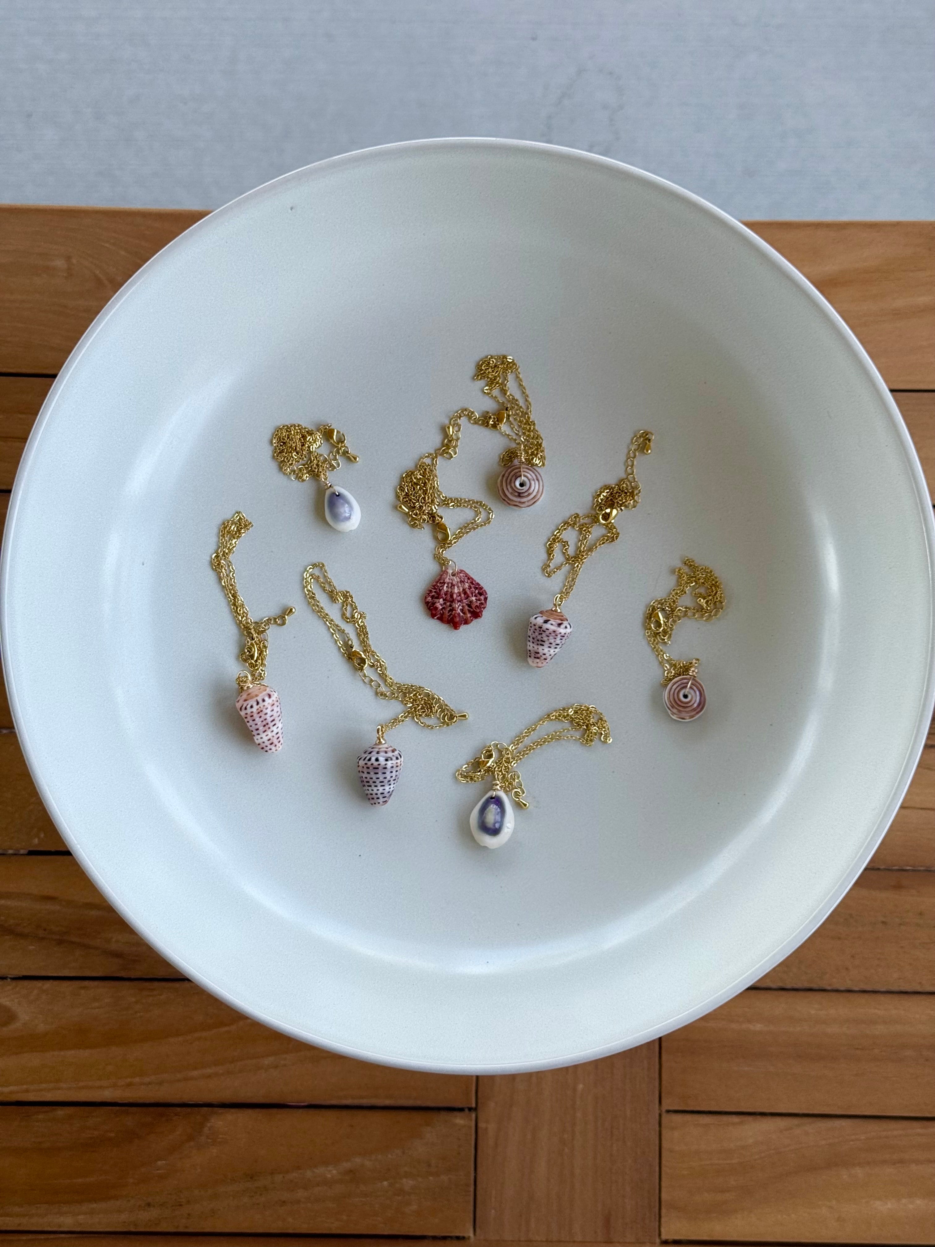 *NEW* Adjustable shell necklaces